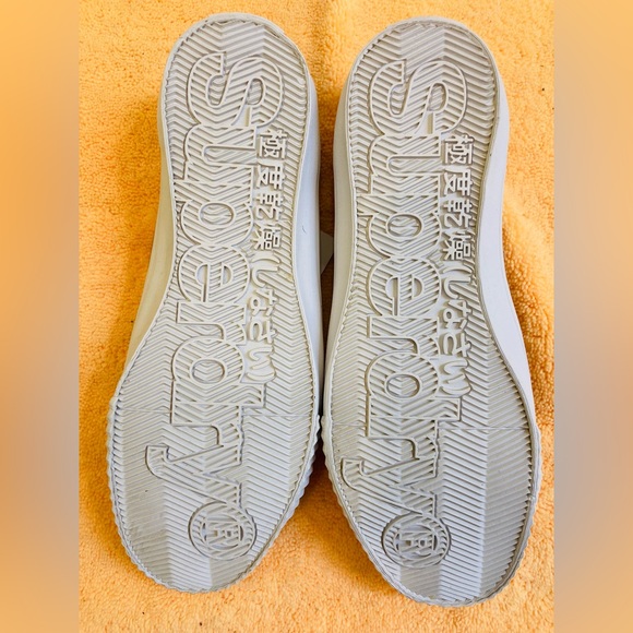 SUPERDRY
Low Pro 2.0 Lace-Up Sports Shoes - Picture 9 of 11